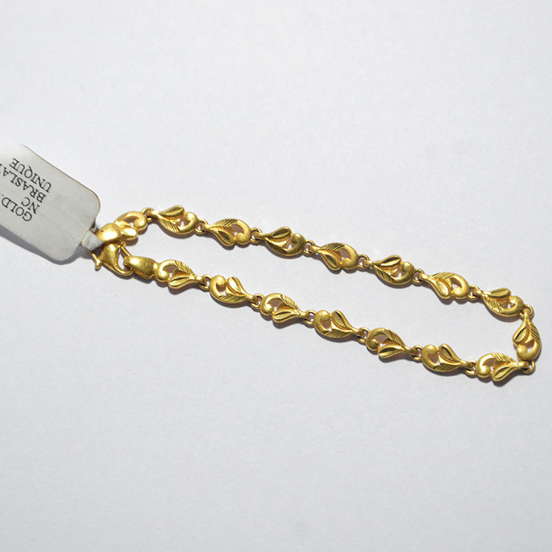 Donor sneaks gold bracelet into Brockton Salvation Army kettle