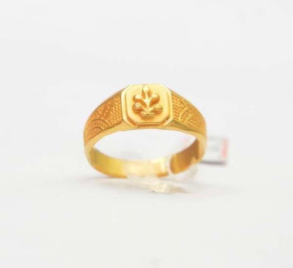 The Donald Gold Fancy Ring For Men (Emerald 916)