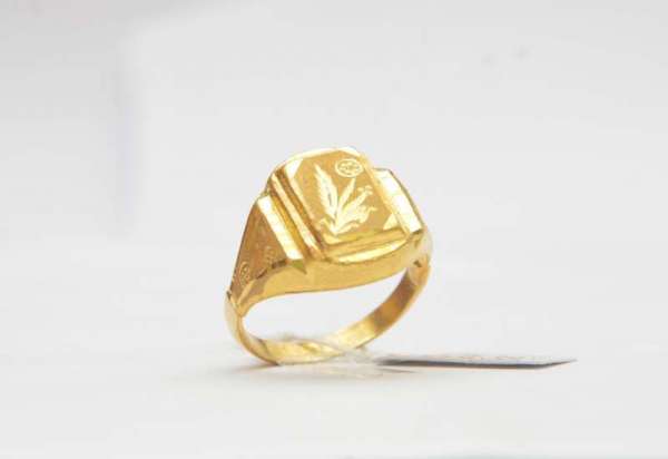The Zephir Fancy Gold Ring For Men (Emerald) 916