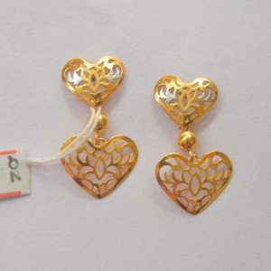 The Cute Heartbeat Fancy Gold Eardrops With Platinum Tuch (Emerald 916)