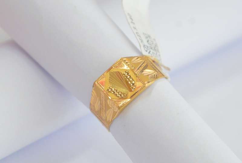 18K Gold Ring Mens Meteorite Ring with Carbon Fiber Inlay - Unique Men–  Pillar Styles