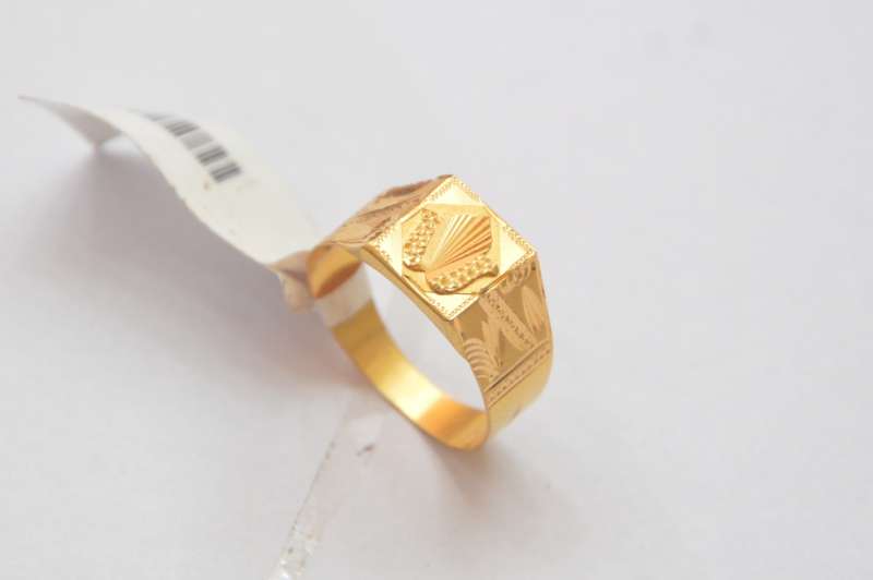Buy quality Gold Classic Gents Ring in Ahmedabad