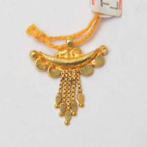 The Dolfhin Gold Jutiya Pendant For Women ( Emerald )
