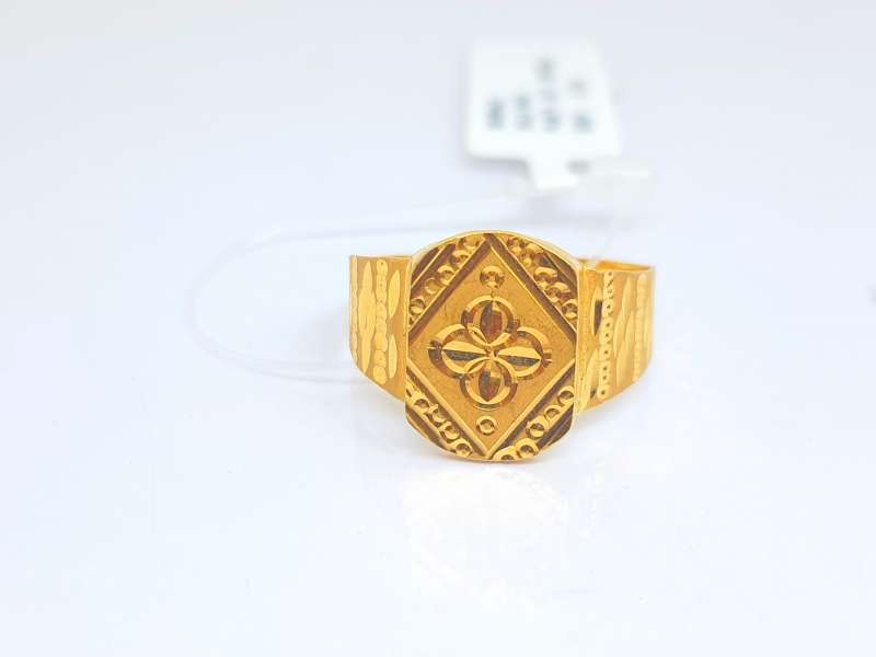 Buy quality Gold Simple Design Gents Ring in Ahmedabad