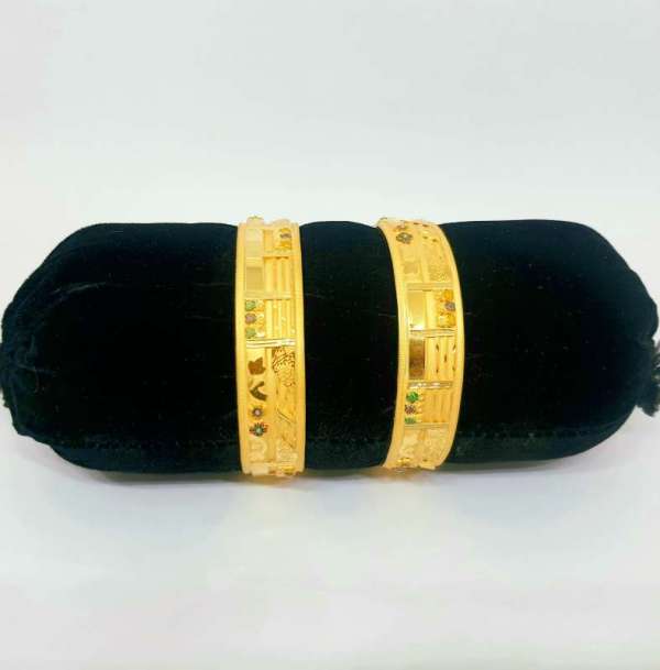 Modish Lattice 22kt Gold Bangle