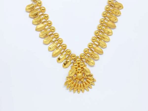 Latest Traditional Party Wear Yellow Gold 22kt Necklace
