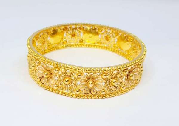 Fancy Traditional Daily Wear Yellow Gold Bangles18kt