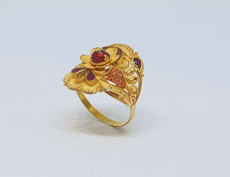 Expressive Wings Gold Ring