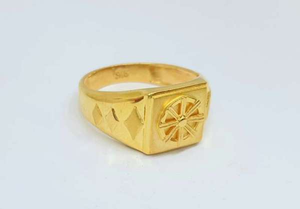 18kt Gold Ring Casual Wear Design For Mens