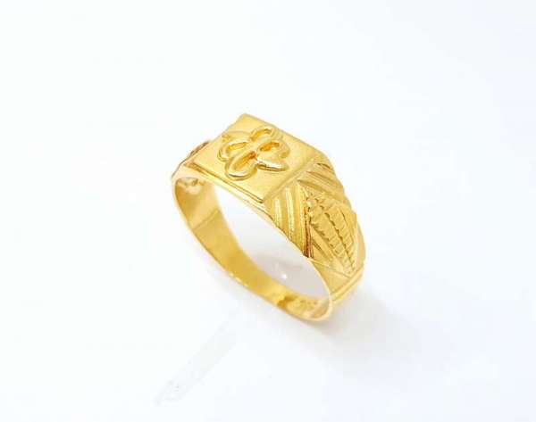 18kt Gold Ring Modern Design For Mens