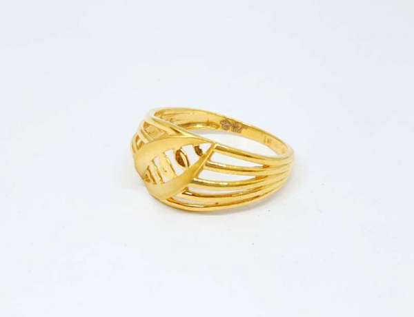 18kt Gold Ring Pikaso Design For Womens