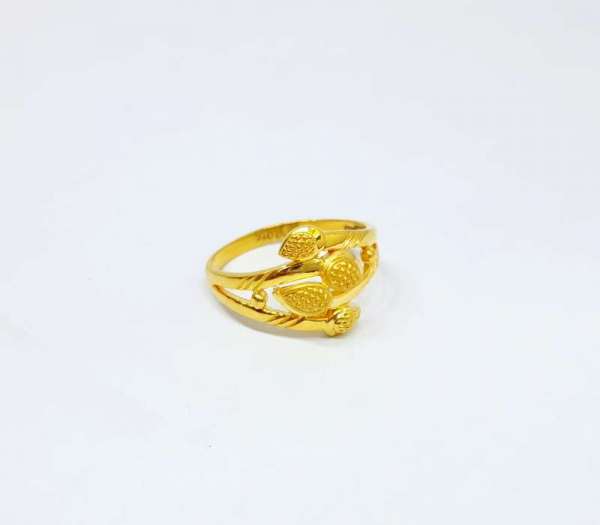 Gold Ladies Rings Leaf Design 22k Purity