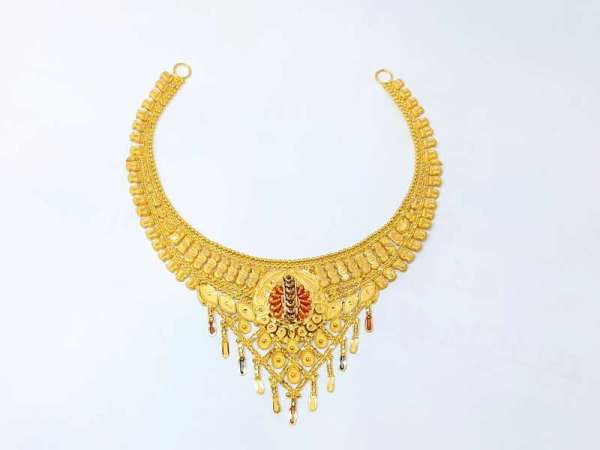 The rimjhim gold necklace set arowana matt finished