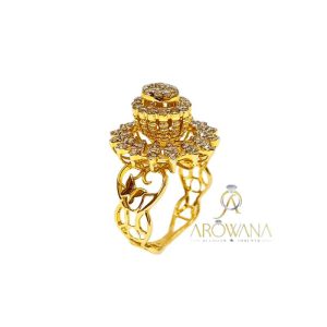 Yellow Gold Diamond-Studded Cocktail Ring For Women