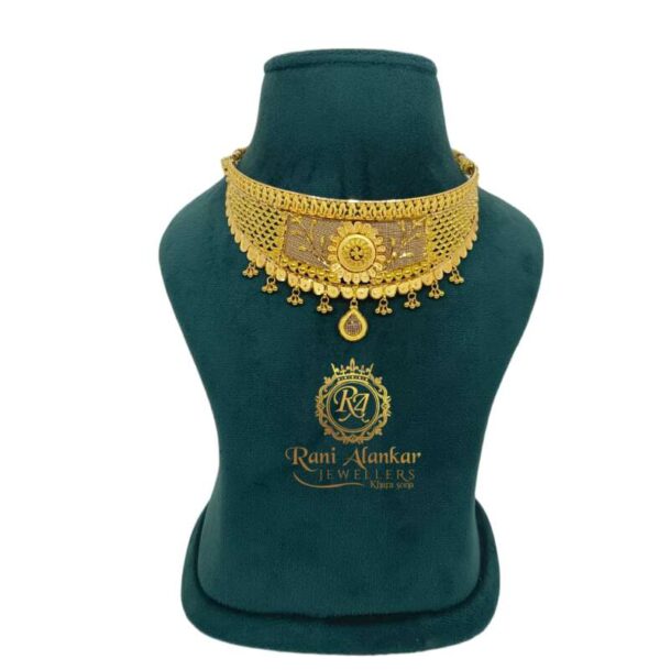 Gold Chokar Necklce Design 18kt