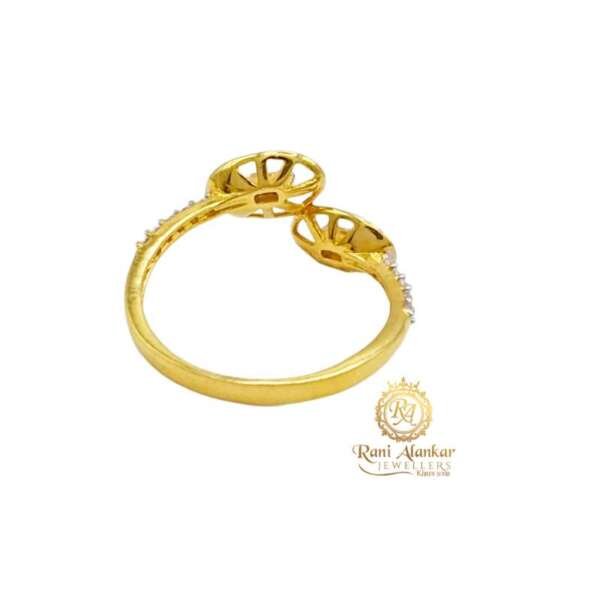 The Gold Ladies Ring